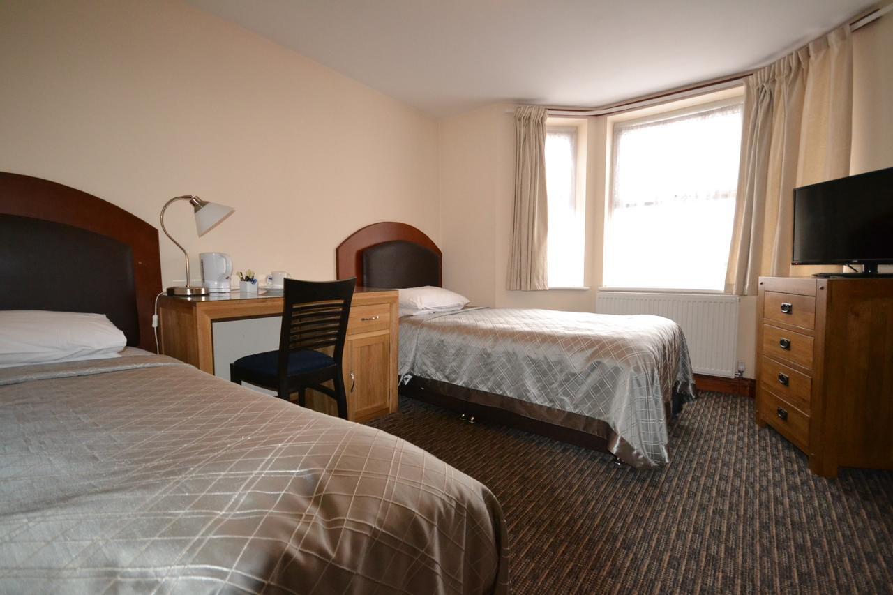 Airport Guest House Слау Екстер'єр фото