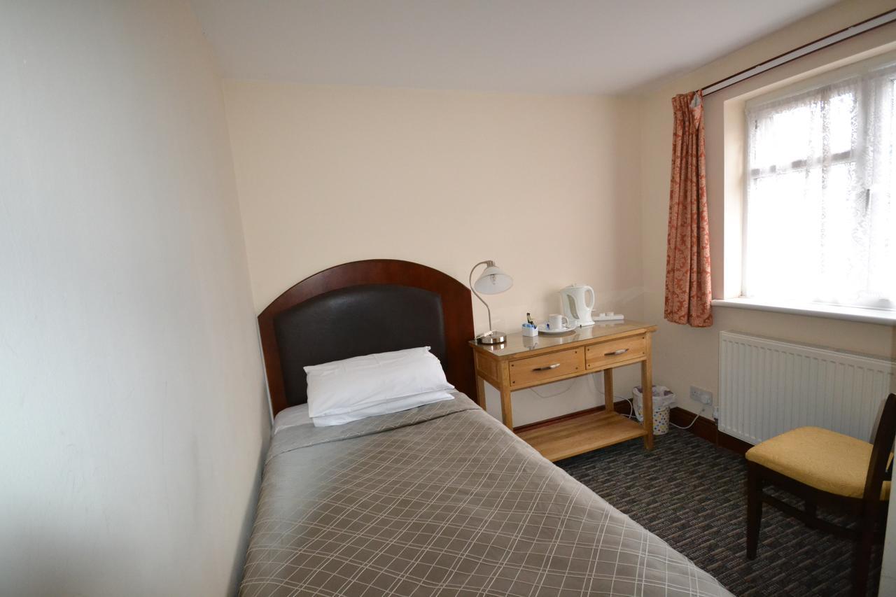 Airport Guest House Слау Екстер'єр фото