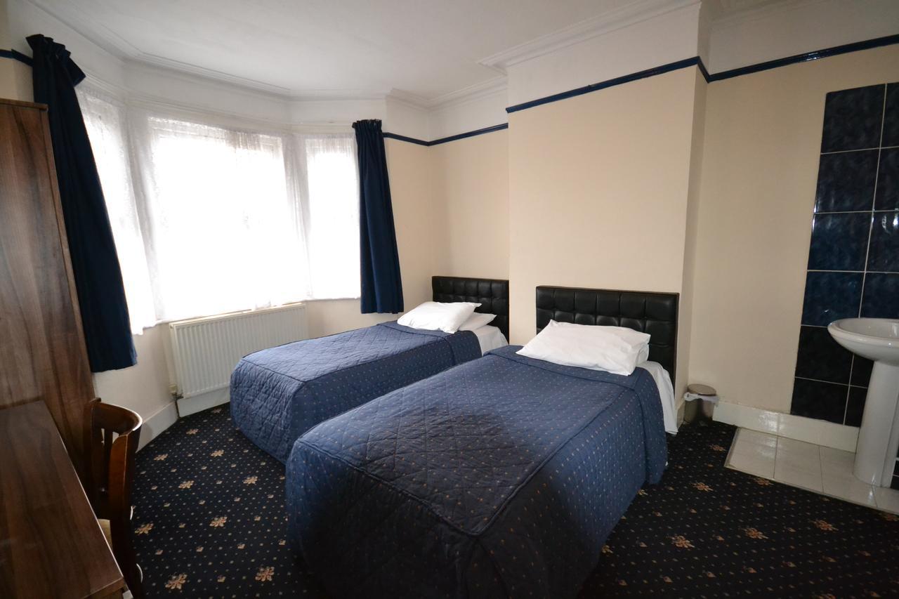 Airport Guest House Слау Екстер'єр фото