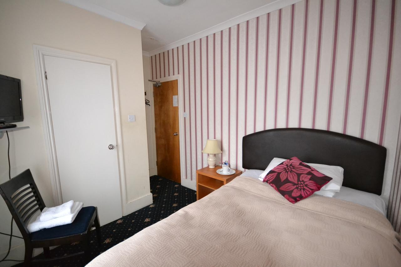 Airport Guest House Слау Екстер'єр фото