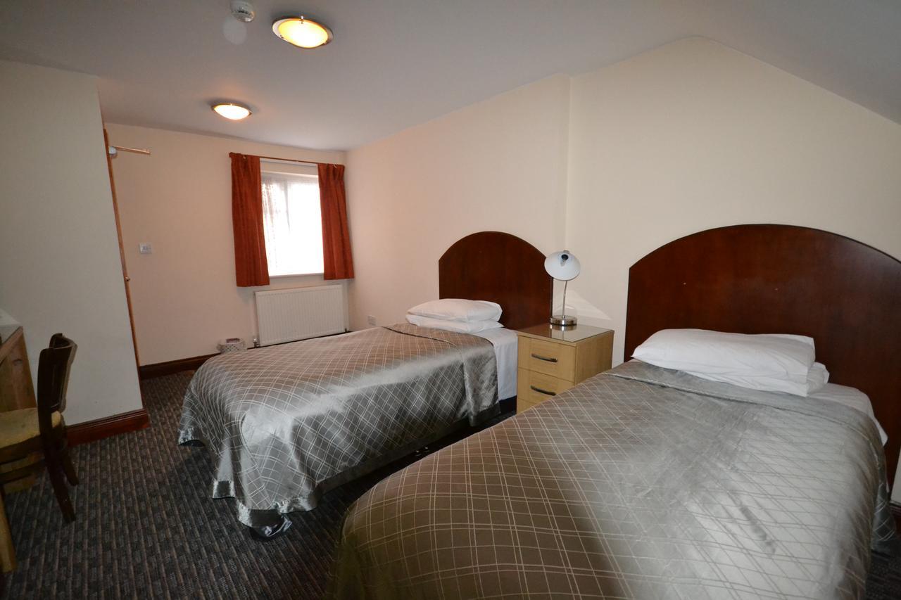 Airport Guest House Слау Екстер'єр фото