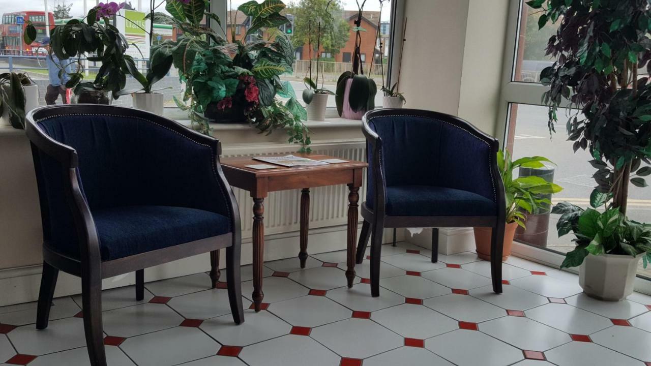 Airport Guest House Слау Екстер'єр фото