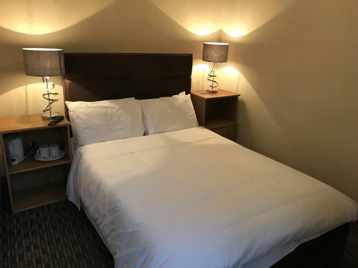 Airport Guest House Слау Екстер'єр фото