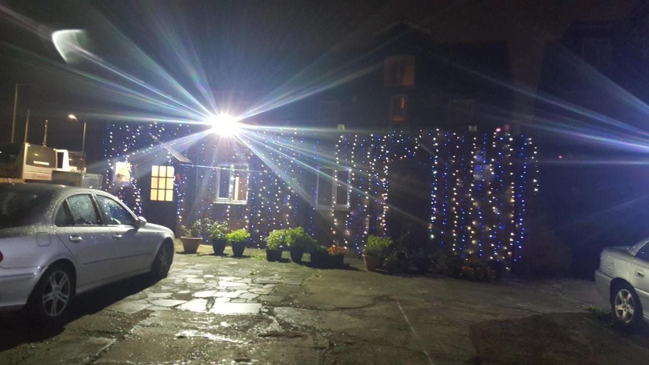 Airport Guest House Слау Екстер'єр фото